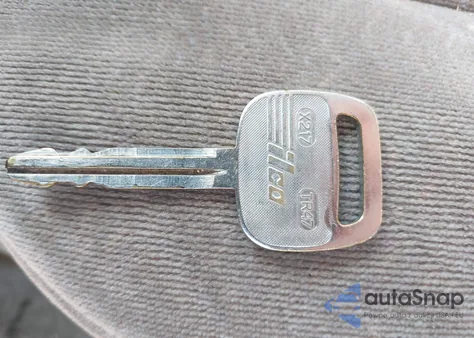 1999 Toyota Camry Le from USA, damaged, VIN 4T1BG22K2XU441805